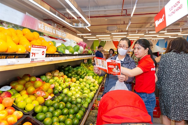 Customers buy products in WinMart